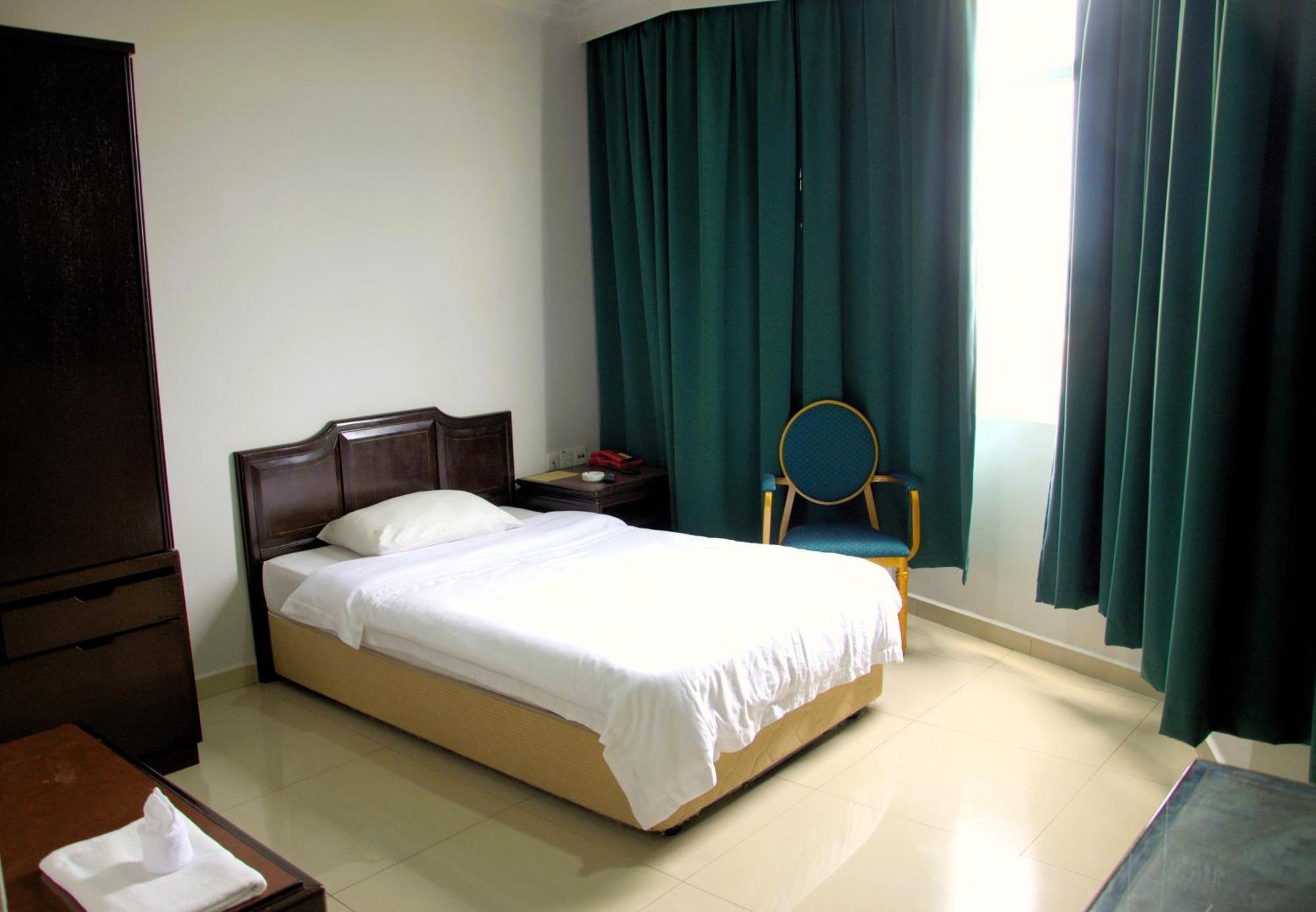 Hotel Green Park Temerloh Habitación foto